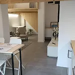New & Modern Studio Loft 2 דירה *