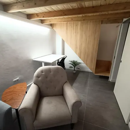 New & Modern Studio Loft 2 Lejlighed